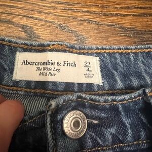 ABERCROMBIE mid waisted wide leg jean